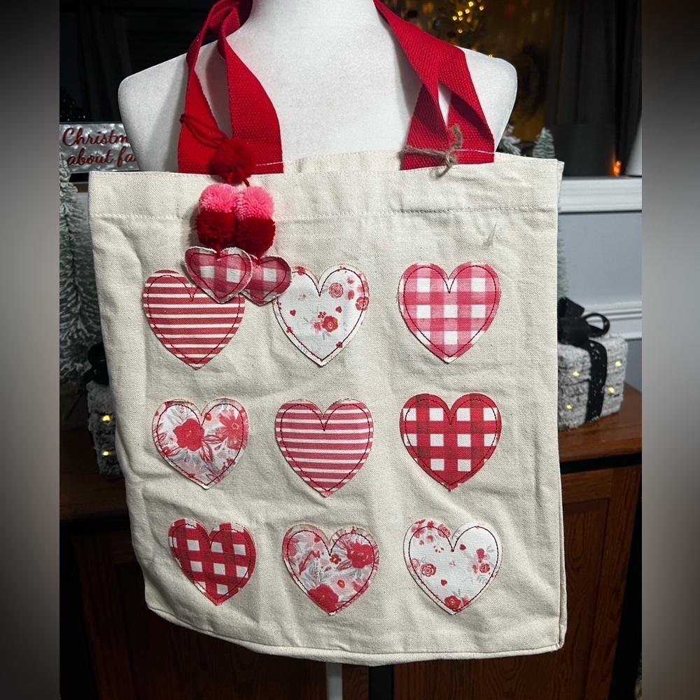 Heart Canvas  Heart Tote Bag ❤️❤️ NWT